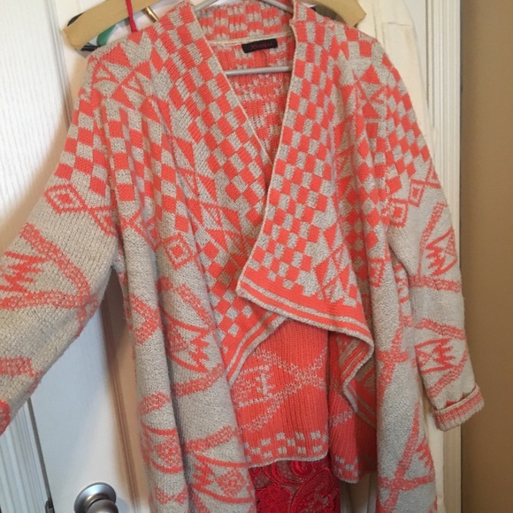 Aztec sweater - Picture 2 of 2